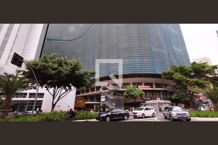 Apartamento à venda com 274m², 4 quartos e 1 vaga Apartamento à venda com 274m², 4 quartos e 1 vagaFachada