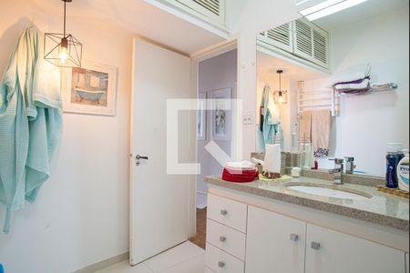 Apartamento à venda com 274m², 4 quartos e 1 vaga Apartamento à venda com 274m², 4 quartos e 1 vagaBanheiro 2