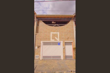 Casa à venda com 171m², 3 quartos e 1 vaga Casa à venda com 171m², 3 quartos e 1 vagaFachada