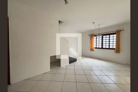 Sala de casa à venda com 3 quartos, 180m² em Parque Imperial, São Paulo