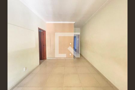 Sala de casa à venda com 3 quartos, 105m² em Sinimbu, Belo Horizonte