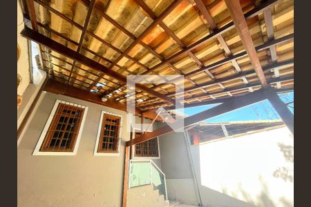 Casa à venda com 105m², 3 quartos e 2 vagasÁrea Externa