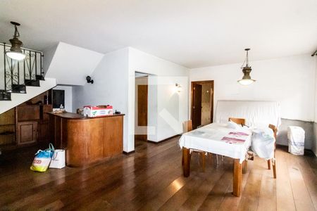 Sala de casa à venda com 4 quartos, 200m² em Cidade São Francisco, São Paulo