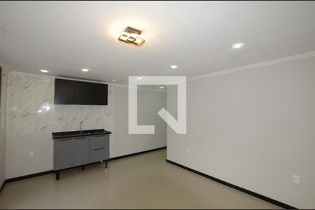 Sala com Cozinha de casa para alugar com 2 quartos, 55m² em Vila Valqueire, Rio de Janeiro