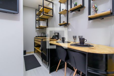 Cozinha - Armários de kitnet/studio para alugar com 1 quarto, 20m² em Vista Alegre, Curitiba