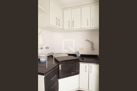 Sala/Cozinha de apartamento para alugar com 1 quarto, 86m² em Itaim Bibi, São Paulo