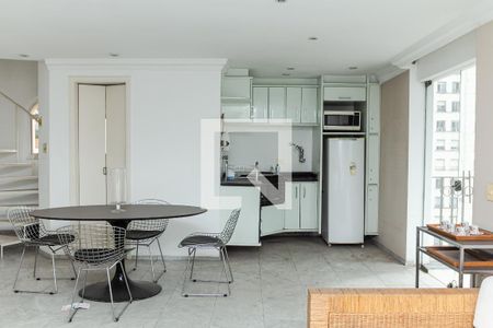 Sala/Cozinha de apartamento para alugar com 1 quarto, 86m² em Itaim Bibi, São Paulo