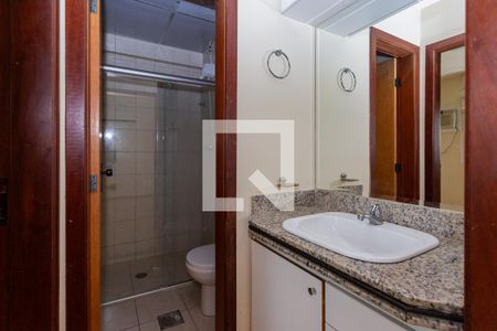 Banheiro de apartamento para alugar com 1 quarto, 35m² em Savassi, Belo Horizonte