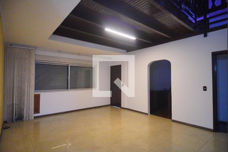 Apartamento para alugar com 167m², 3 quartos e sem vagaSala