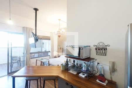 Cozinha de apartamento para alugar com 1 quarto, 45m² em Vila Madalena, São Paulo