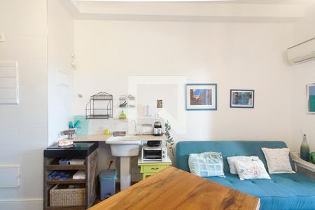 Cozinha de apartamento para alugar com 1 quarto, 45m² em Vila Madalena, São Paulo