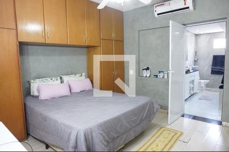 Suíte 1 de casa para alugar com 3 quartos, 270m² em Vila Cavaton, São Paulo