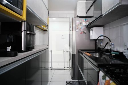 Cozinha  de apartamento à venda com 2 quartos, 57m² em Jardim Danfer, São Paulo