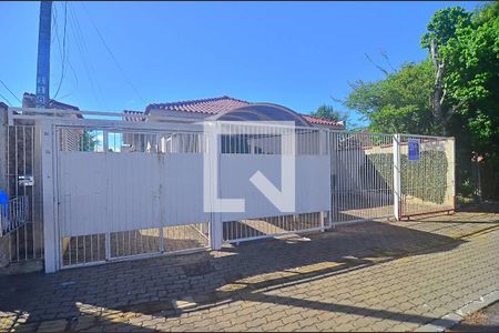Casa de condomínio à venda com 50m², 2 quartos e 1 vaga Casa de condomínio à venda com 50m², 2 quartos e 1 vagaFachada