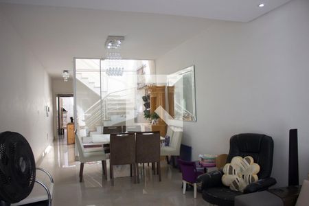 Sala de casa à venda com 3 quartos, 220m² em Jardim Monte Kemel, São Paulo