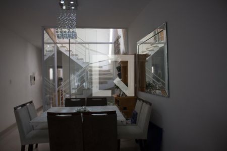 Sala de casa à venda com 3 quartos, 220m² em Jardim Monte Kemel, São Paulo