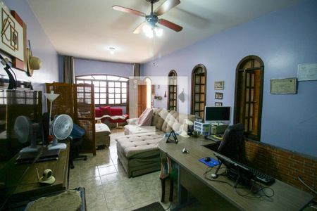 Sala de casa para alugar com 3 quartos, 450m² em Limoeiro, São Paulo