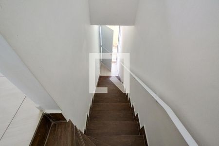 Escada de casa de condomínio para alugar com 2 quartos, 50m² em Ocian, Praia Grande