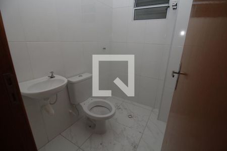 Banheiro de apartamento para alugar com 1 quarto, 30m² em Vila Esperança, São Paulo