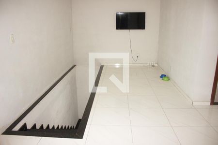 Sala de casa à venda com 2 quartos, 120m² em Tropical, Contagem