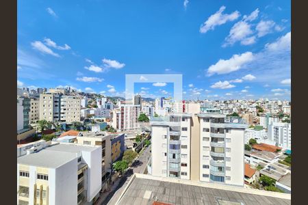 Vista Sala TV de apartamento à venda com 3 quartos, 105m² em Grajaú, Belo Horizonte