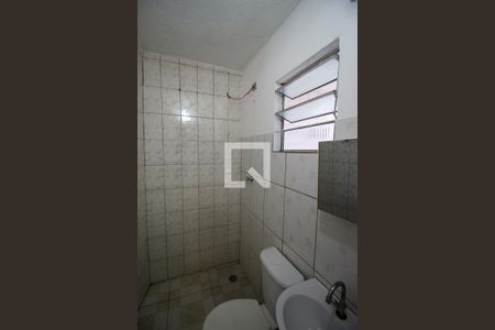 Banheiro de casa para alugar com 2 quartos, 150m² em Jardim Norma, São Paulo