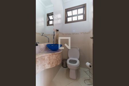 Lavabo de casa para alugar com 3 quartos, 244m² em Vila Áurea, Poá