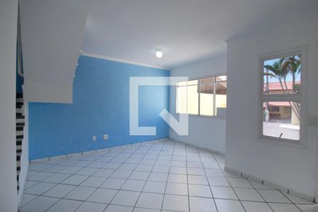 Sala de casa de condomínio para alugar com 3 quartos, 72m² em Jardim São Conrado, Sorocaba