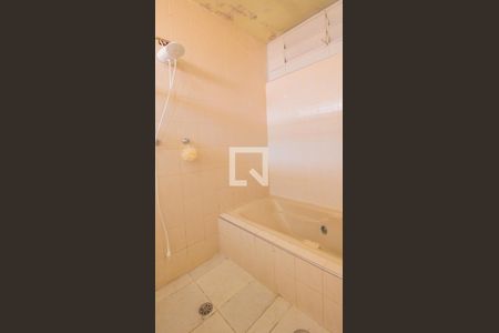 Banheiro da Suíte de casa à venda com 3 quartos, 180m² em Parque Residencial Eloy Chaves, Jundiaí