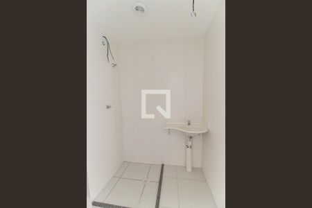 Banheiro de apartamento para alugar com 1 quarto, 26m² em Jardim Helena, São Paulo