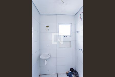 Banheiro de apartamento para alugar com 1 quarto, 38m² em Vila Mangalot, São Paulo