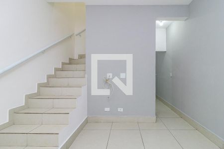 Sala de casa de condomínio para alugar com 2 quartos, 50m² em Parque Maria Helena, São Paulo