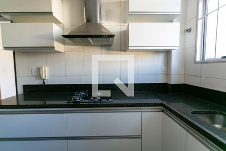 Cozinha de apartamento para alugar com 3 quartos, 90m² em Palmares, Belo Horizonte