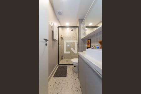 Banheiro de apartamento para alugar com 1 quarto, 33m² em Brooklin Paulista, São Paulo