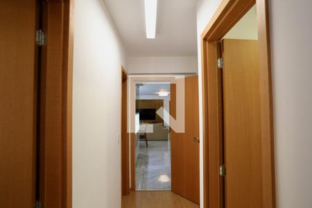 Corredor de apartamento à venda com 4 quartos, 150m² em Funcionários, Belo Horizonte