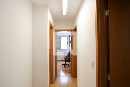 Corredor de apartamento à venda com 4 quartos, 150m² em Funcionários, Belo Horizonte