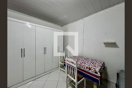 Cozinha de casa para alugar com 0 quarto, 24m² em Jardim Aeroporto, São Paulo