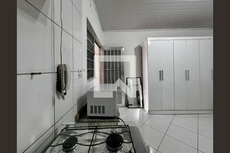 Cozinha de casa para alugar com 0 quarto, 24m² em Jardim Aeroporto, São Paulo