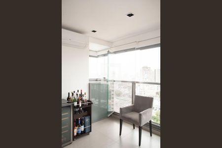 Varanda da Sala de apartamento à venda com 2 quartos, 72m² em Mirandópolis, São Paulo