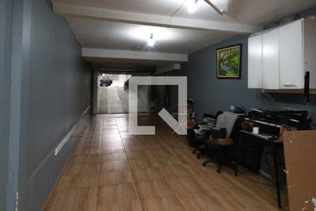 Garagem de casa à venda com 2 quartos, 140m² em Vila das Palmeiras, Guarulhos