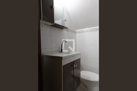 Lavabo de casa para alugar com 2 quartos, 140m² em Vila das Palmeiras, Guarulhos