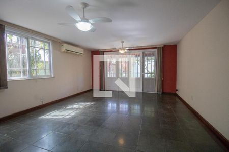 Sala de casa à venda com 3 quartos, 170m² em Recreio dos Bandeirantes, Rio de Janeiro