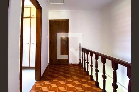 Hall dos Quartos de casa à venda com 4 quartos, 170m² em Vila Gomes, São Paulo