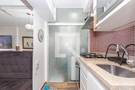 Cozinha de apartamento à venda com 2 quartos, 56m² em Vila Liviero, São Paulo