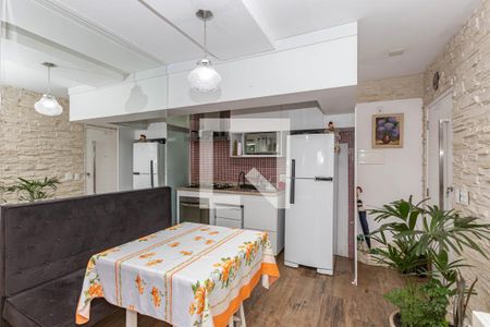 Cozinha de apartamento à venda com 2 quartos, 56m² em Vila Liviero, São Paulo