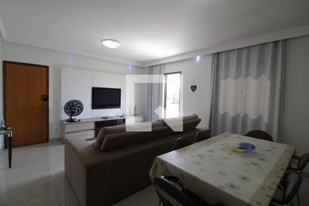Sala de apartamento para alugar com 3 quartos, 100m² em Patrimônio, Uberlândia