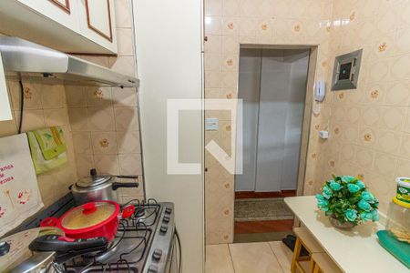 Apartamento à venda com 90m², 3 quartos e 1 vaga Apartamento à venda com 90m², 3 quartos e 1 vagaCozinha e Área de Serviço