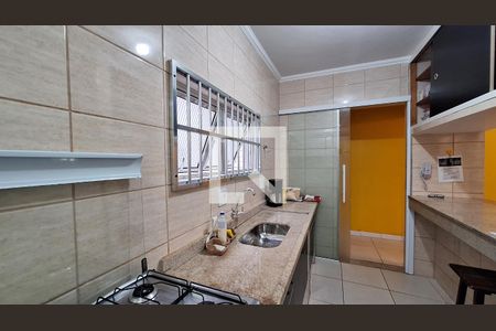 Cozinha de apartamento para alugar com 1 quarto, 45m² em Vila Caiçara, Praia Grande