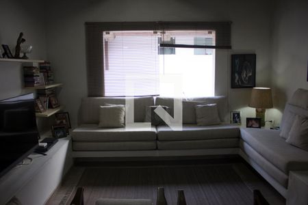 Sala 3 de casa para alugar com 6 quartos, 520m² em Vila Tramontano, São Paulo