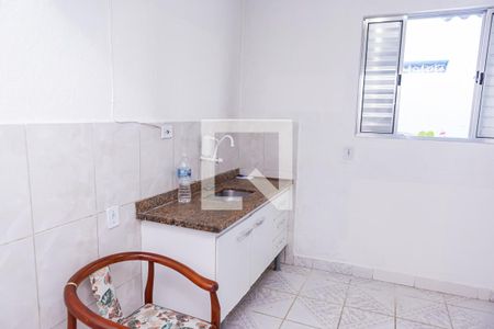 Cozinha de casa para alugar com 1 quarto, 40m² em Vila Talarico, São Paulo